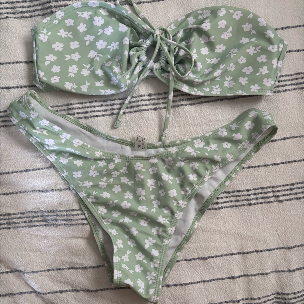SHEIN Light Green Floral Bandeau Bikini Set